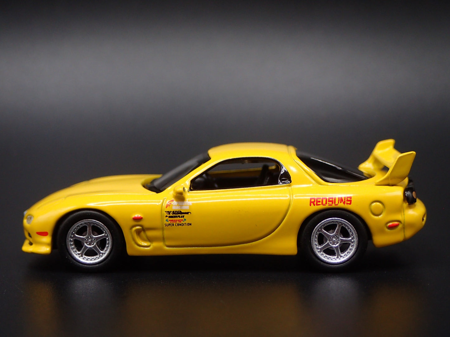 MAZDA RX7 FD3S INITIAL D YELLOW JDM 1:64 SCALE DIORAMA DIECAST MODEL CAR
