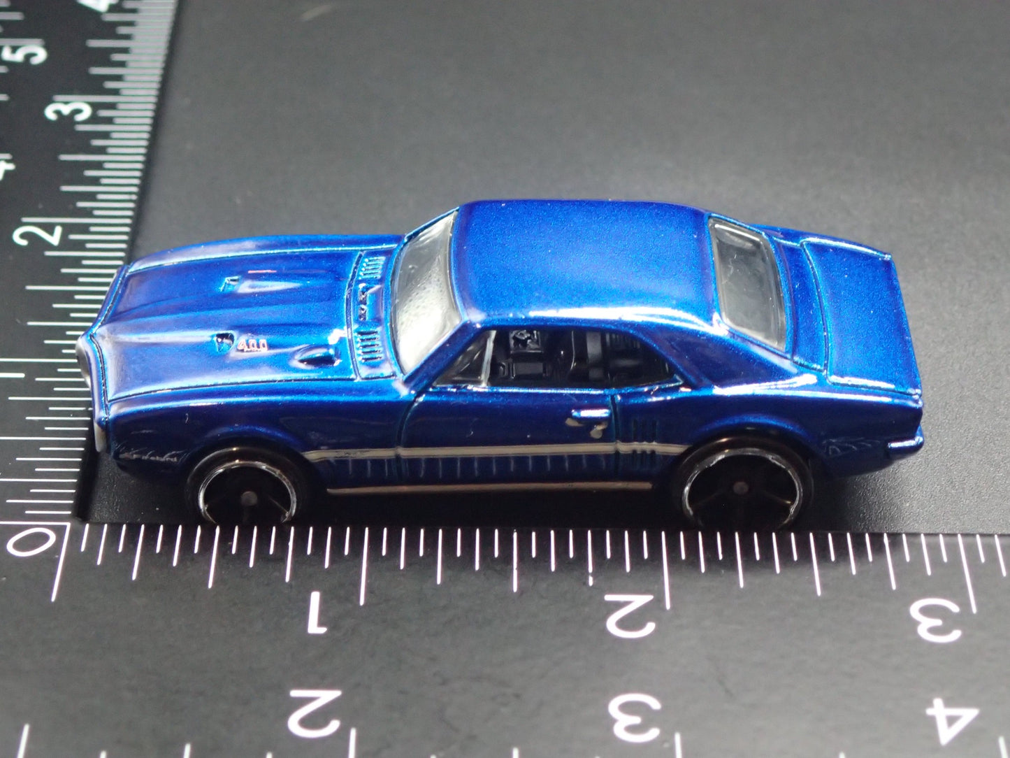 1967 67 PONTIAC FIREBIRD 400 1/64 SCALE COLLECTIBLE DIORAMA DIECAST MODEL CAR