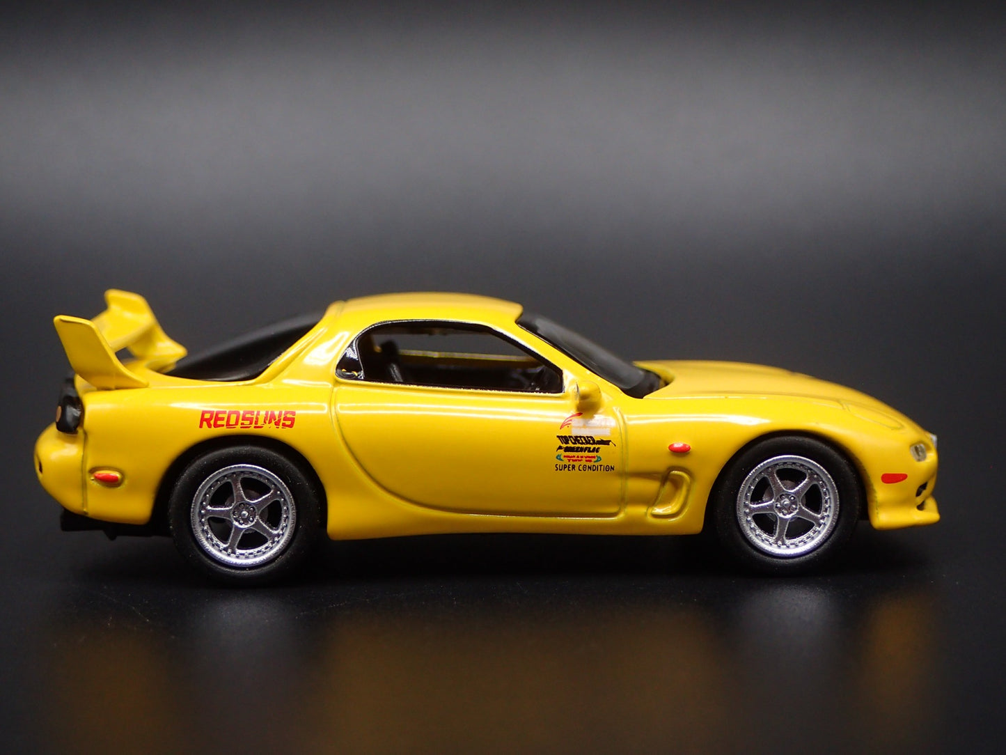 MAZDA RX7 FD3S INITIAL D YELLOW JDM 1:64 SCALE DIORAMA DIECAST MODEL CAR
