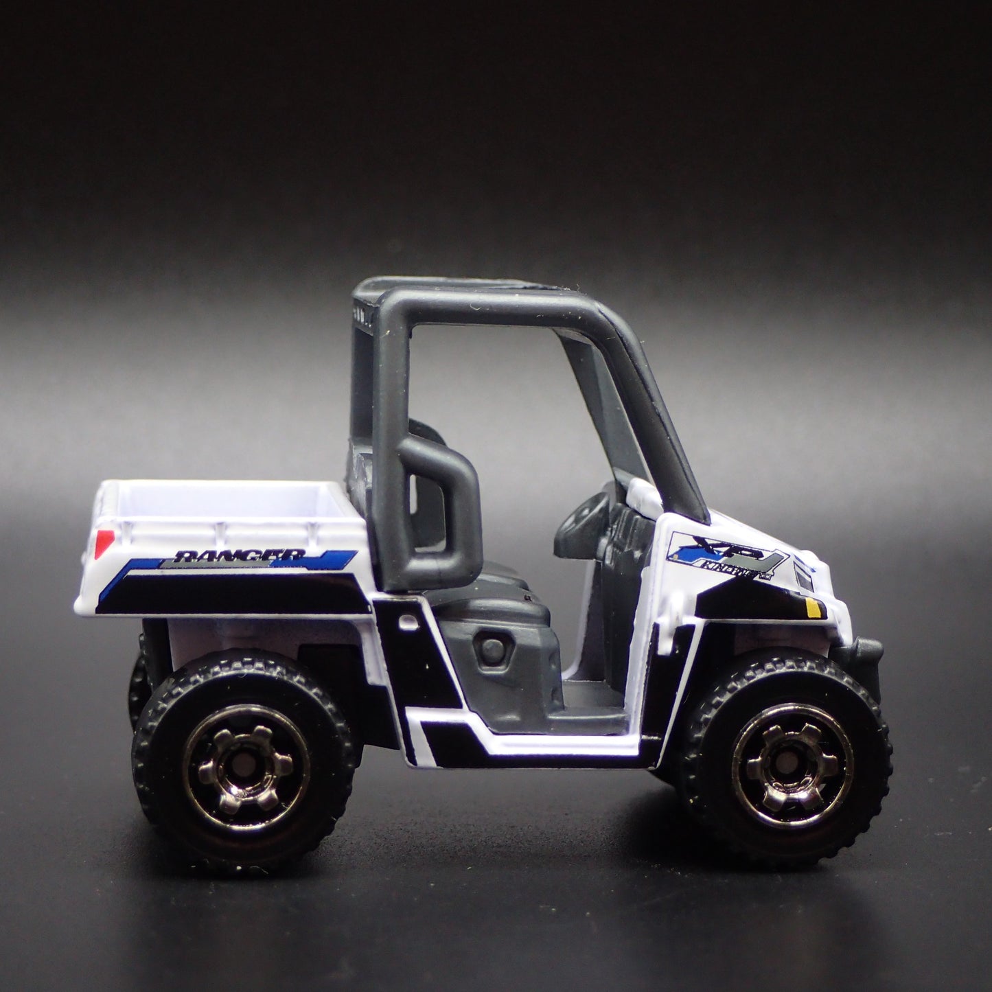 POLARIS RANGER OFF ROAD WHITE 1/64 SCALE COLLECTIBLE DIORAMA DIECAST MODEL CAR