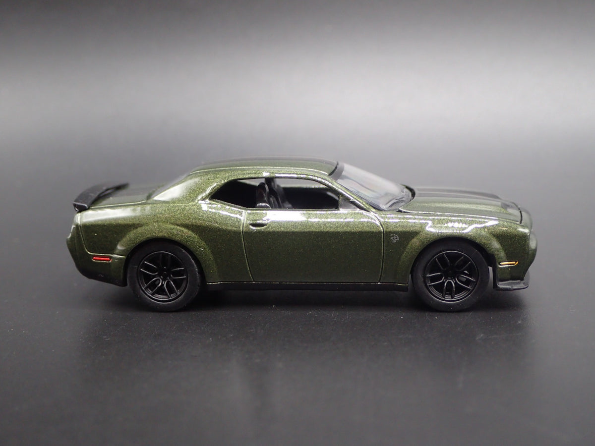 2019 19 DODGE CHALLENGER SRT HELLCAT RARE 1/64 SCALE DIORAMA DIECAST MODEL CAR-Burning Rubber Toy Company