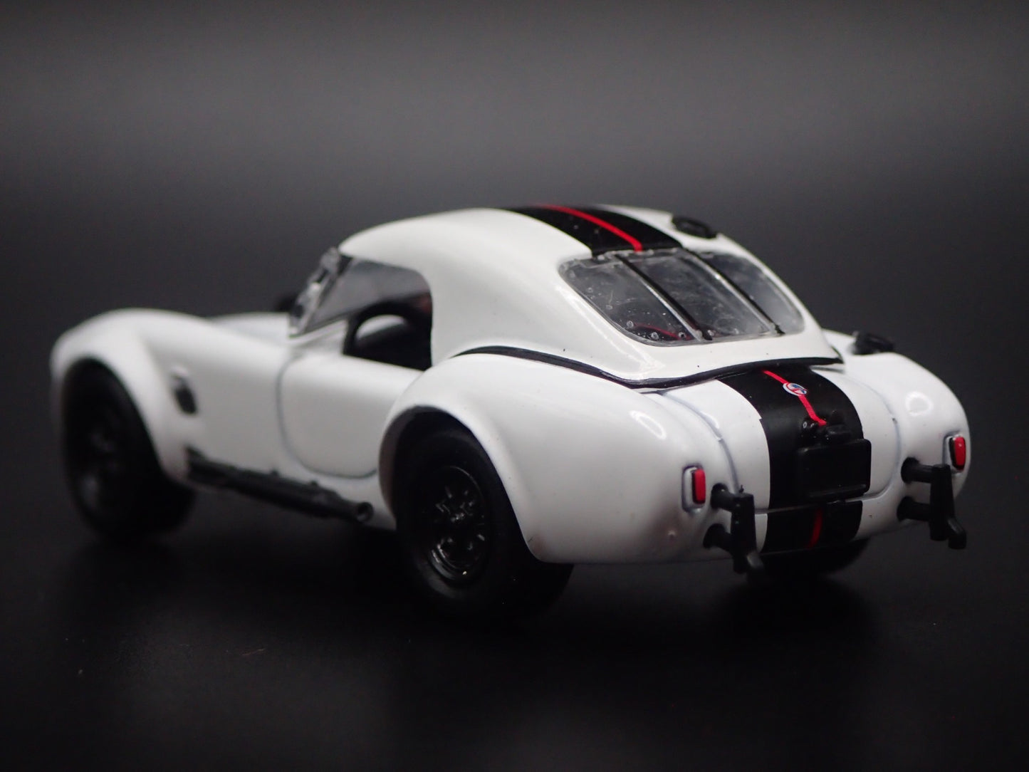1965 65 SHELBY COBRA 427 S/C WHITE 1:64 SCALE COLLECTIBLE DIECAST MODEL CAR