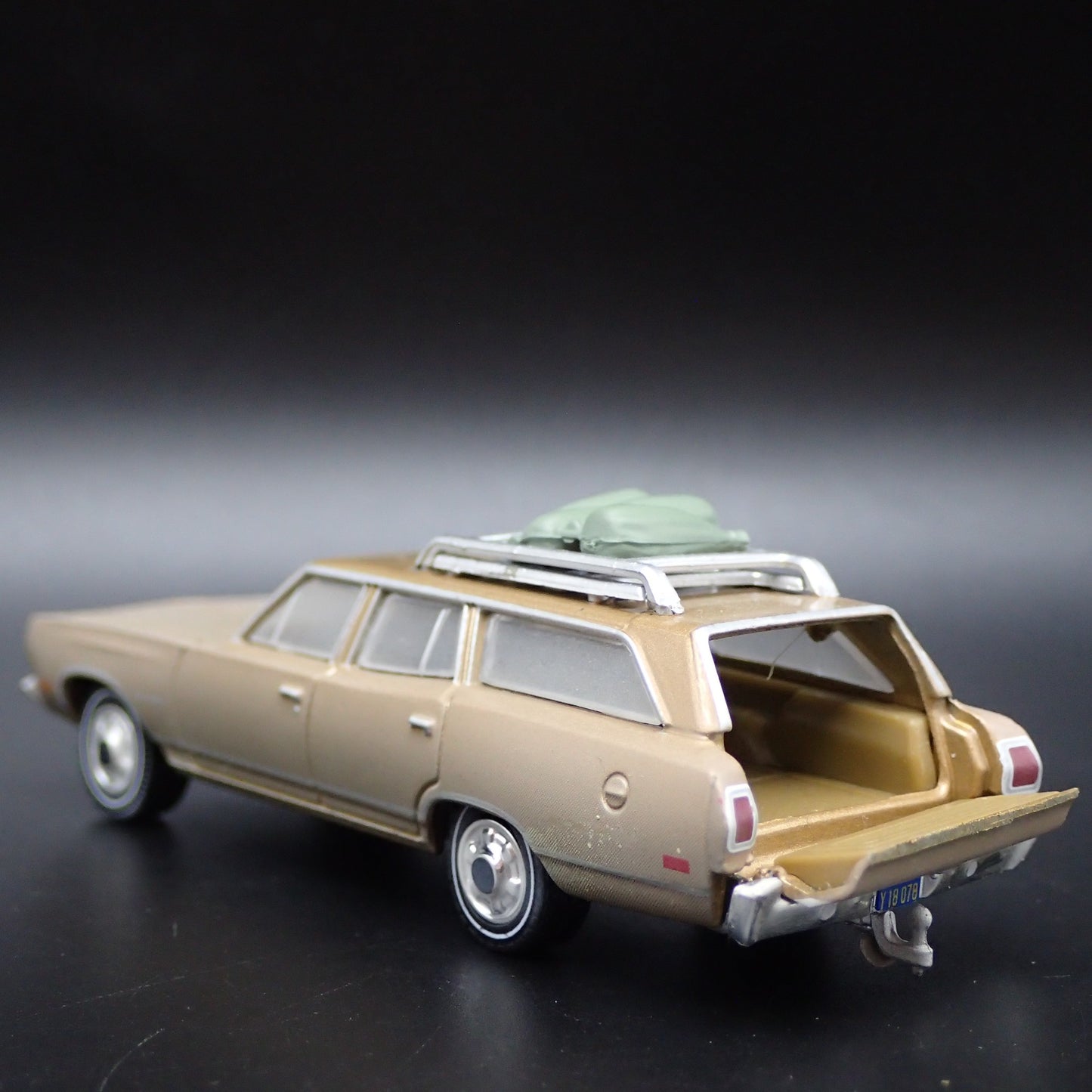 1969 69 PLYMOUTH SATELLITE STATION WAGON w/ HITCH 1:64 SCALE DIECAST MODEL CAR