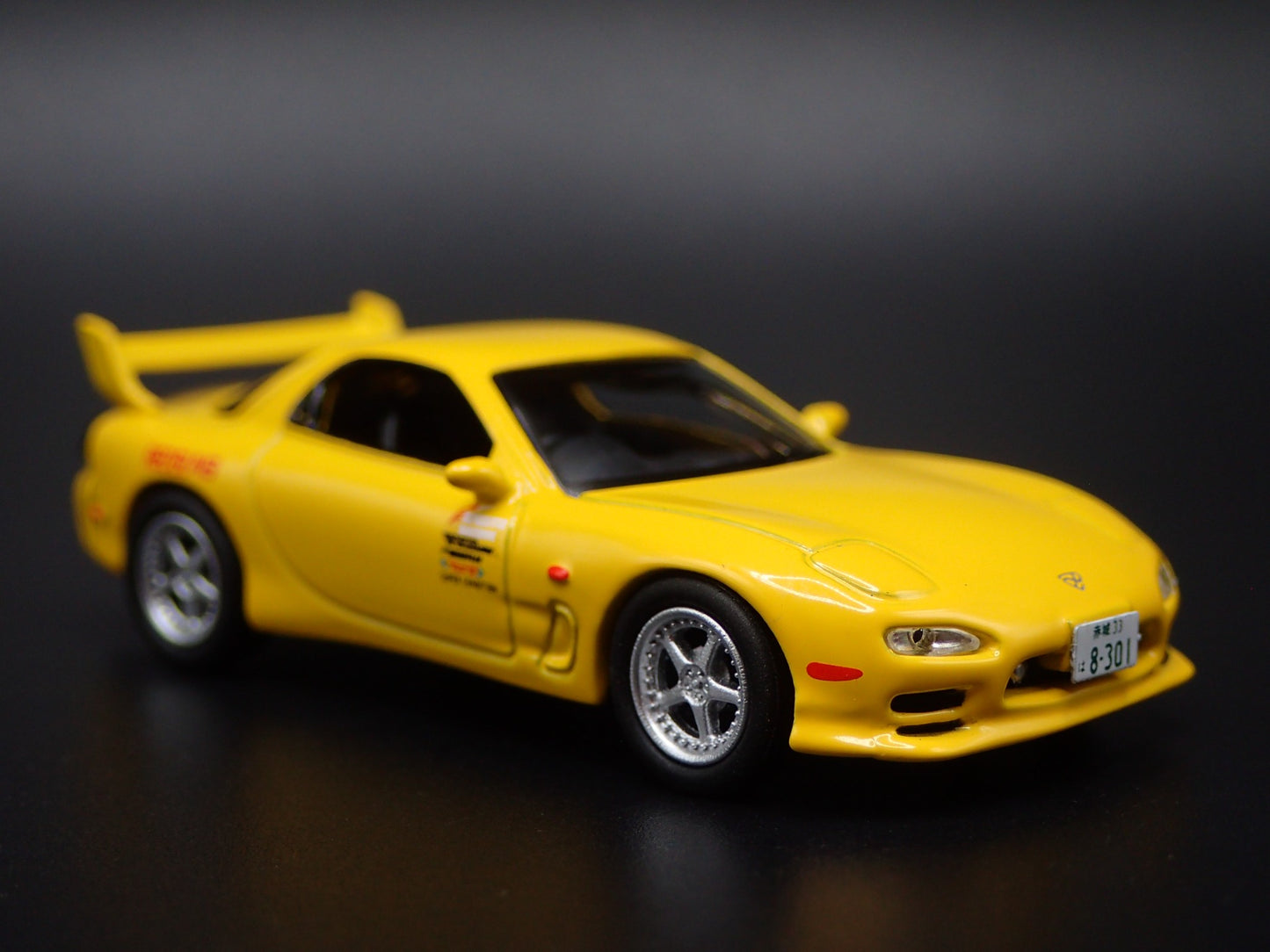 MAZDA RX7 FD3S INITIAL D YELLOW JDM 1:64 SCALE DIORAMA DIECAST MODEL CAR