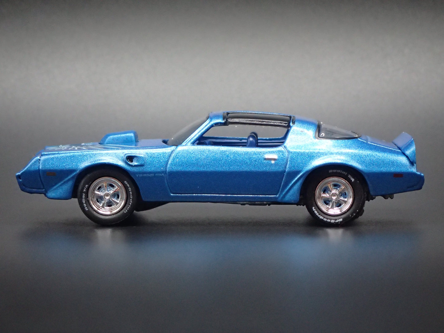1981 81 PONTIAC FIREBIRD TRANS AM T/A TURBO 1/64 SCALE DIORAMA DIECAST MODEL CAR