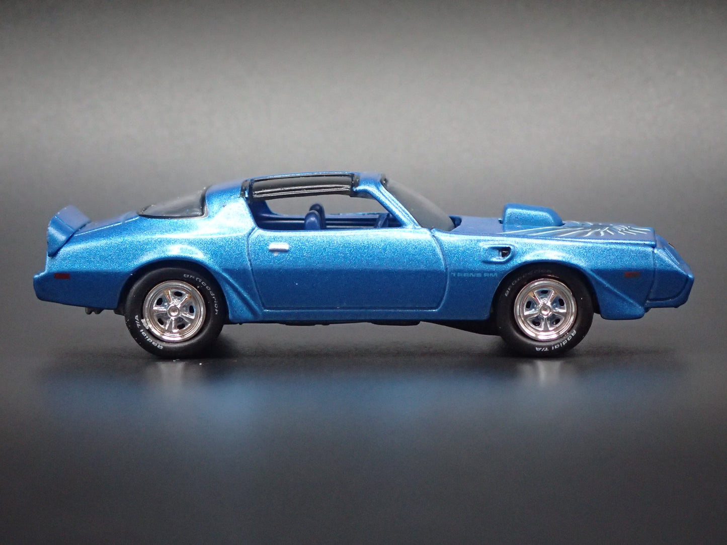 1981 81 PONTIAC FIREBIRD TRANS AM T/A TURBO 1/64 SCALE DIORAMA DIECAST MODEL CAR