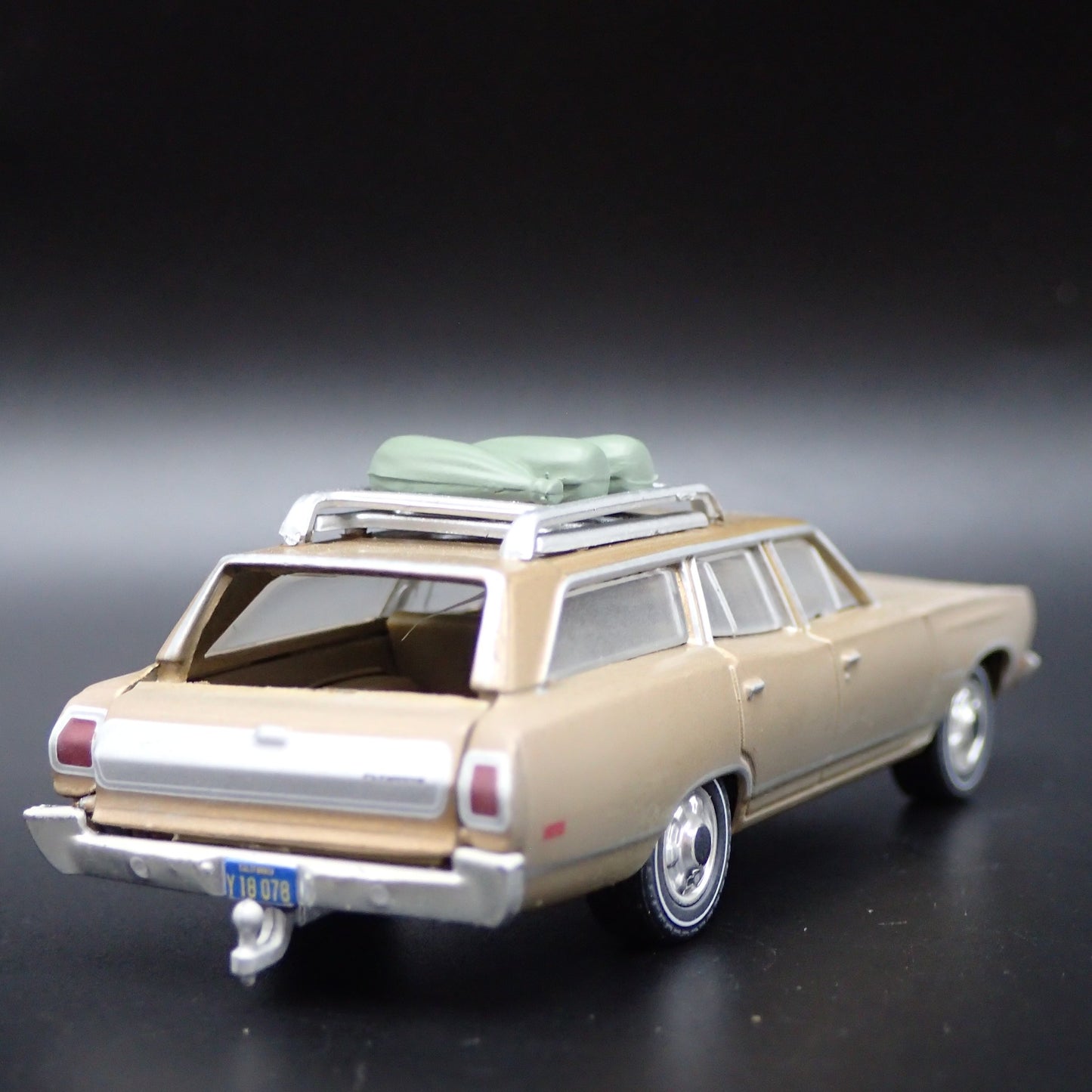 1969 69 PLYMOUTH SATELLITE STATION WAGON w/ HITCH 1:64 SCALE DIECAST MODEL CAR