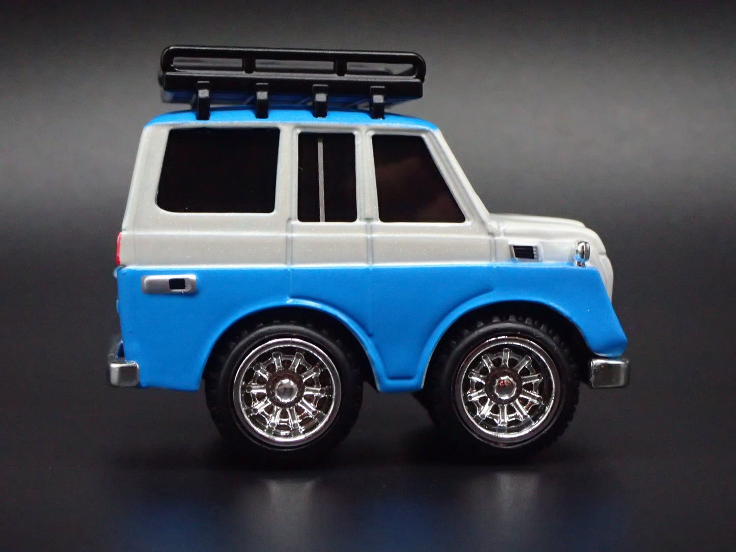1972 72 TOYOTA LAND CRUISER J50 CAR TUNED 1:64 SCALE DIORAMA DIECAST MODEL CAR