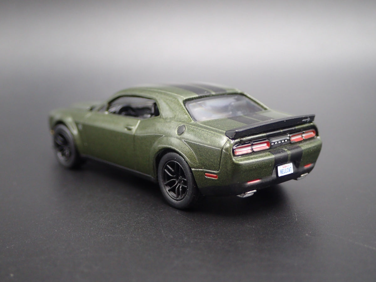 2019 19 DODGE CHALLENGER SRT HELLCAT RARE 1/64 SCALE DIORAMA DIECAST MODEL CAR-Burning Rubber Toy Company