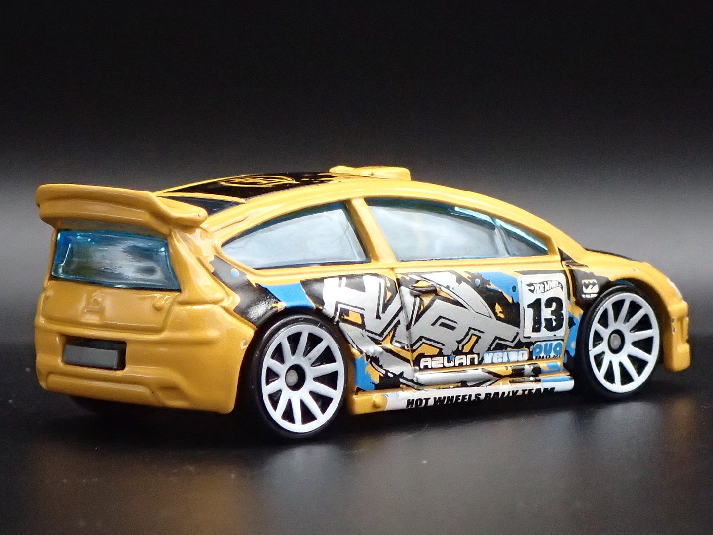 2007-2010 CITROEN C4 RALLY 1:64 SCALE COLLECTIBLE DIORAMA DIECAST MODEL CAR