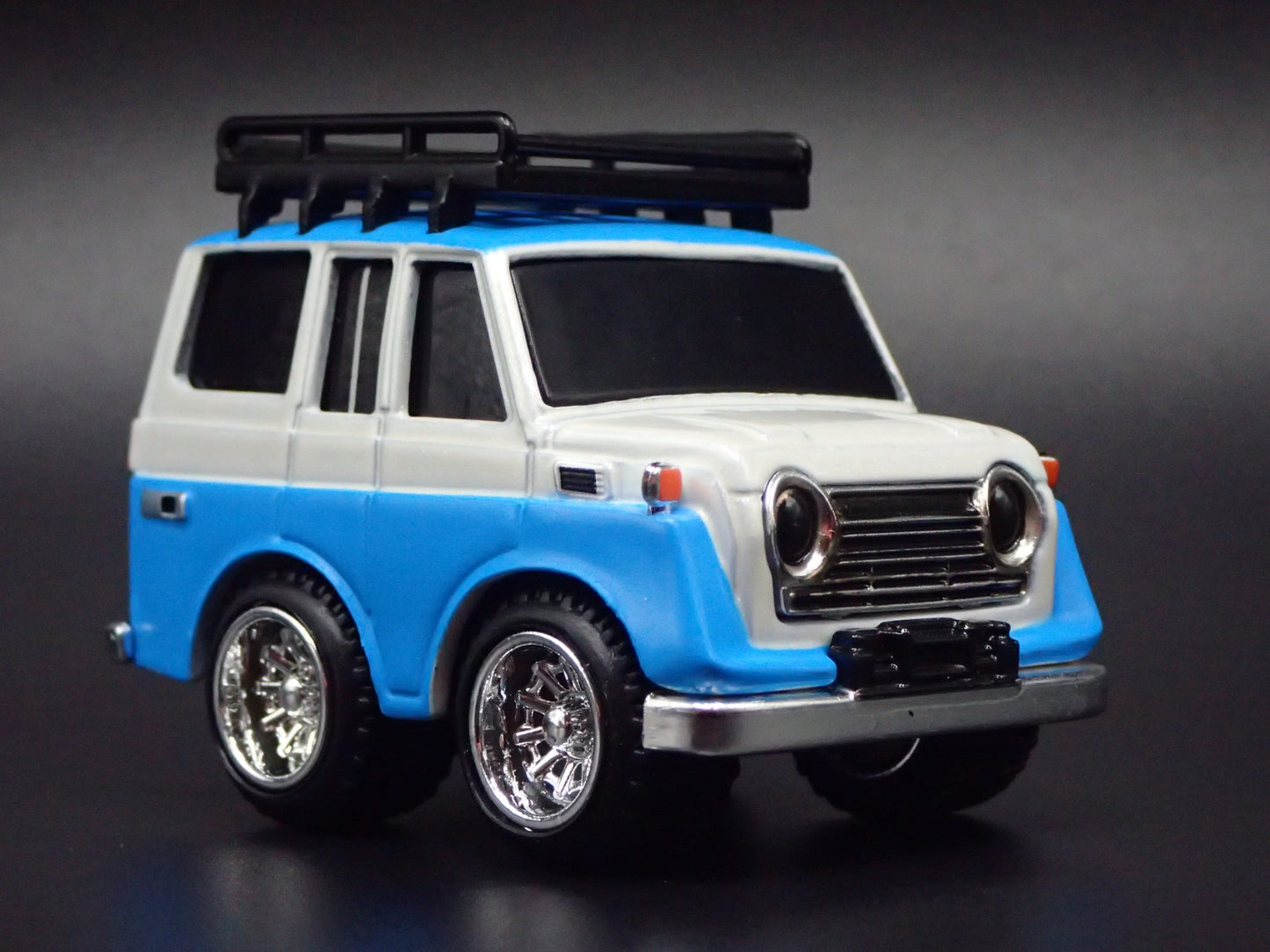 1972 72 TOYOTA LAND CRUISER J50 CAR TUNED 1:64 SCALE DIORAMA DIECAST MODEL CAR