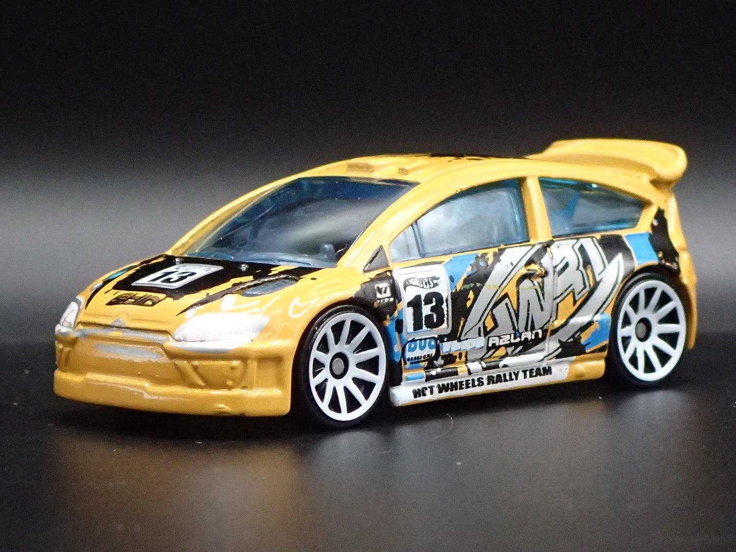 2007-2010 CITROEN C4 RALLY 1:64 SCALE COLLECTIBLE DIORAMA DIECAST MODEL CAR