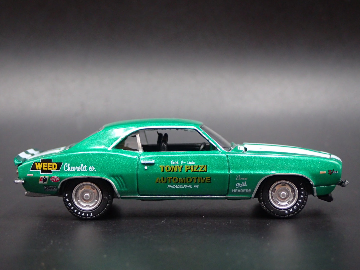 1969 69 CHEVY CHEVROLET CAMARO Z/28 TONY PIZZI AUTO 1:64 SCALE DIECAST MODEL CAR