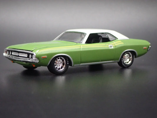 1971 71 DODGE CHALLENGER GREEN 1/64 SCALE COLLECTIBLE DIORAMA DIECAST MODEL CAR