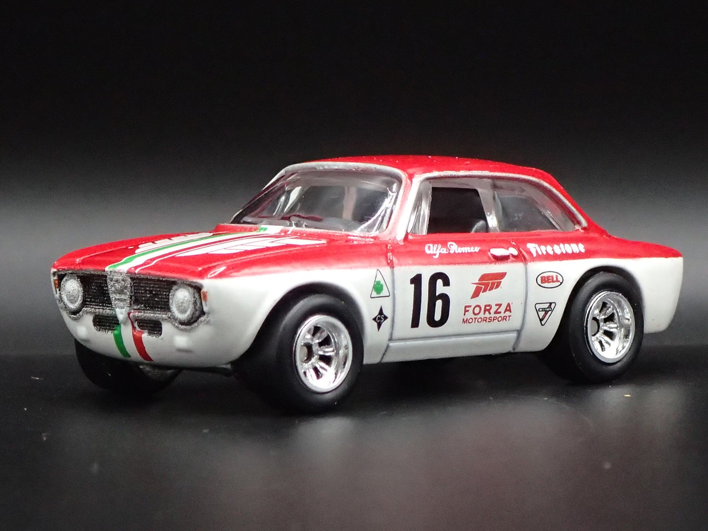 1965-1969 ALFA ROMEO GIULIA SPRINT GTA RARE 1:64 SCALE DIORAMA DIECAST MODEL CAR