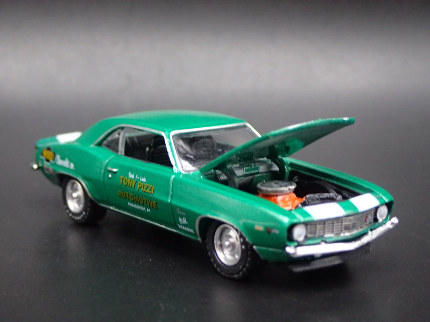 1969 69 CHEVY CHEVROLET CAMARO Z/28 TONY PIZZI AUTO 1:64 SCALE DIECAST MODEL CAR
