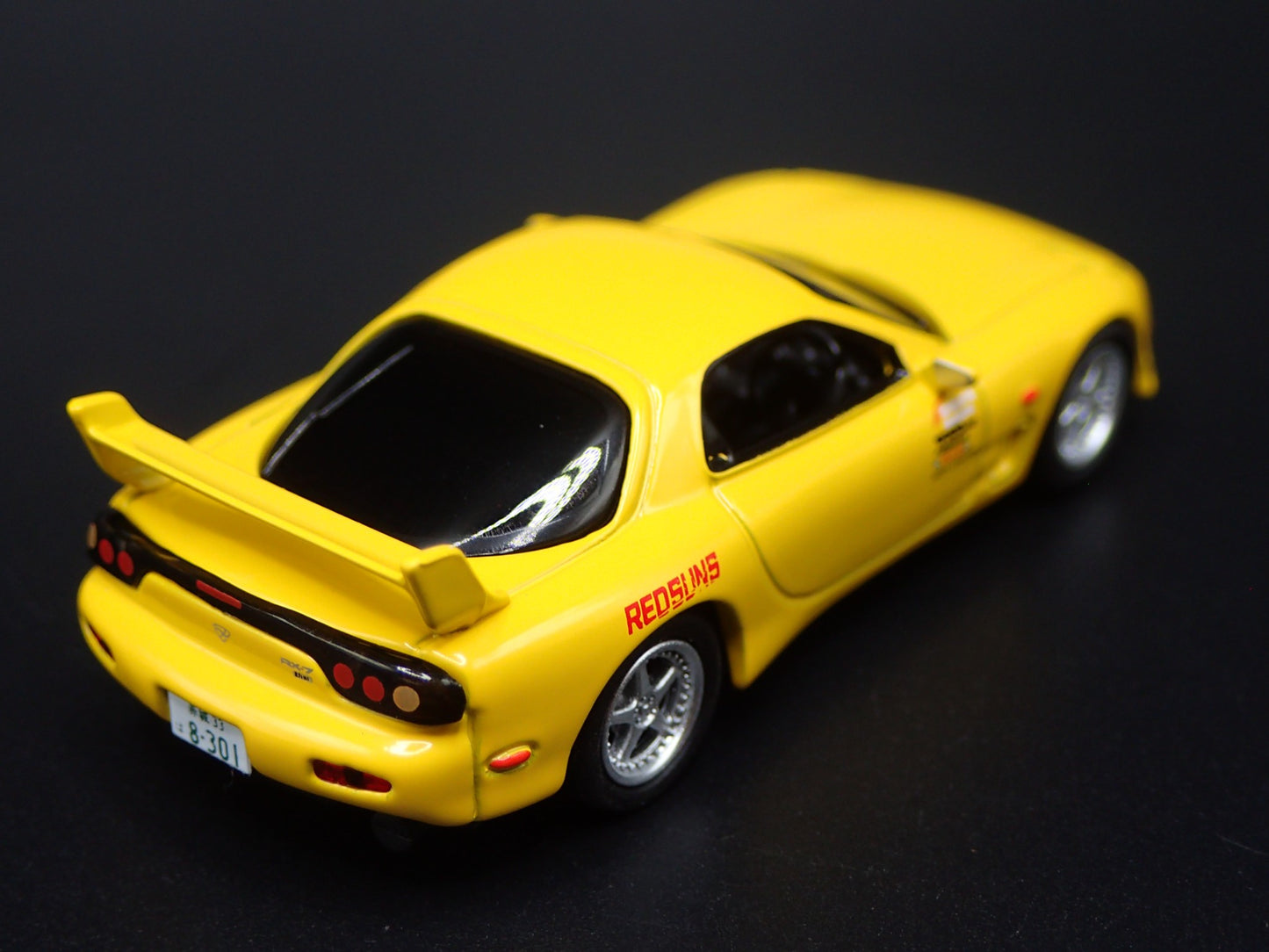 MAZDA RX7 FD3S INITIAL D YELLOW JDM 1:64 SCALE DIORAMA DIECAST MODEL CAR
