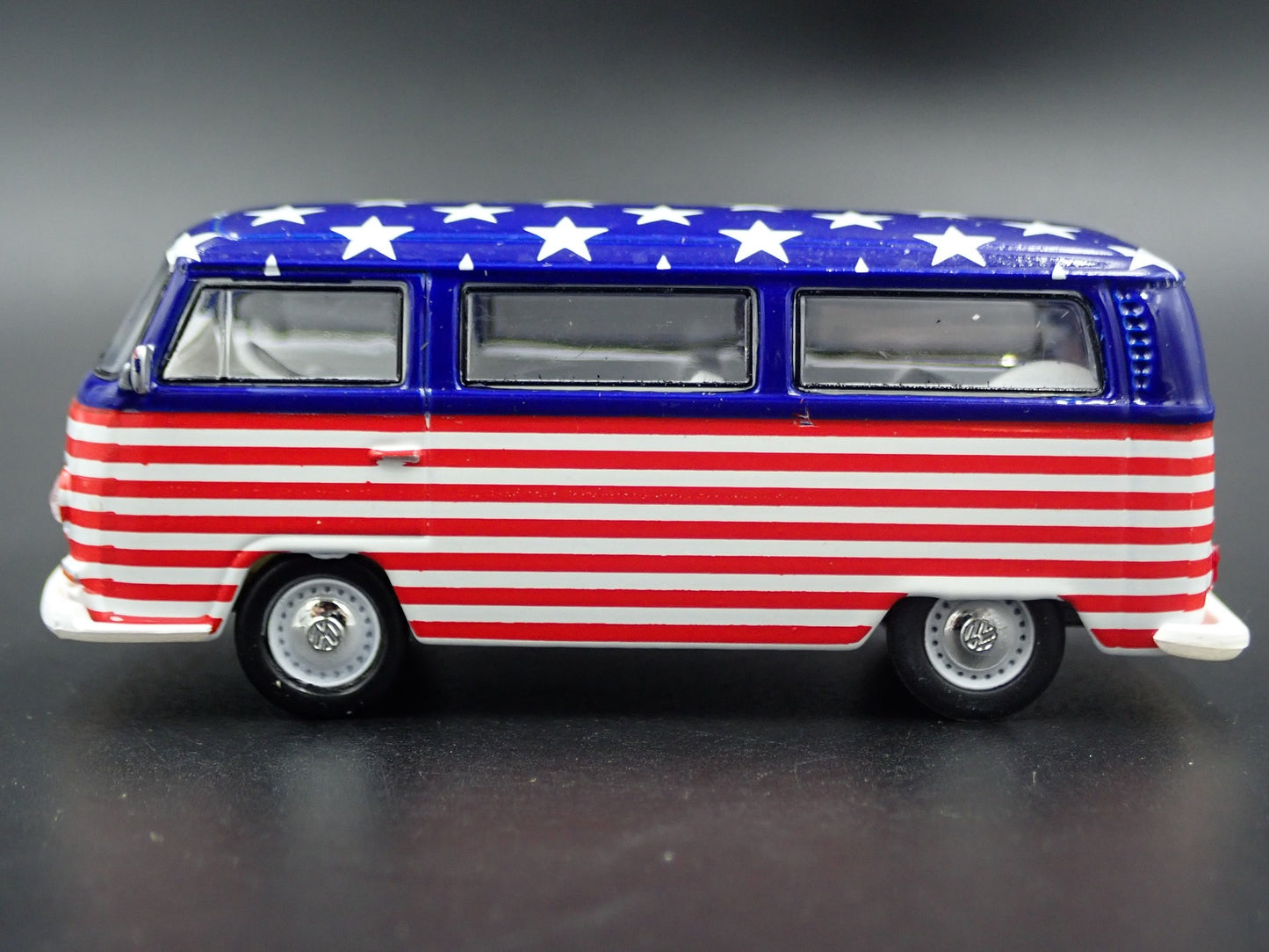 1967-1979 VW VOLKSWAGEN TYPE 2 T2 BUS USA FLAG RARE 1/64 SCALE DIECAST MODEL CAR
