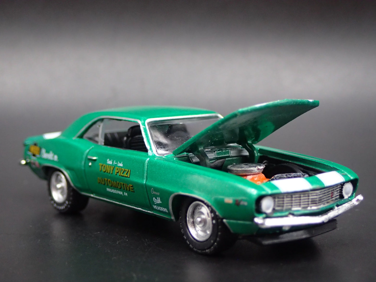 1969 69 CHEVY CHEVROLET CAMARO Z/28 TONY PIZZI AUTO 1:64 SCALE DIECAST MODEL CAR