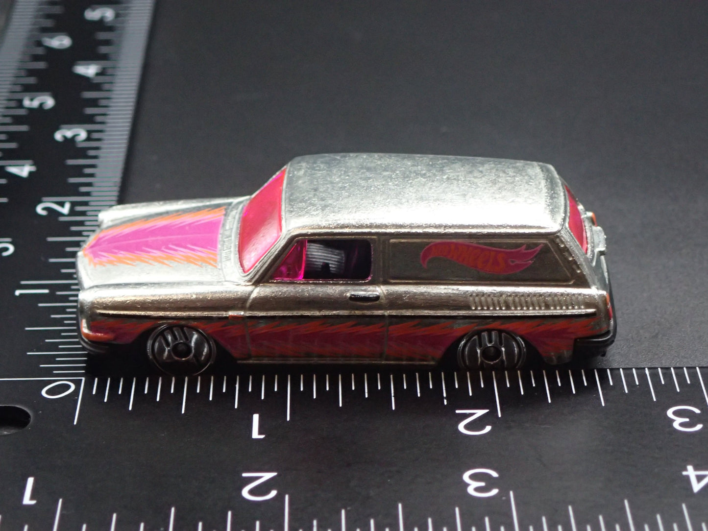 1961-1973 VW VOLKSWAGEN SQUAREBACK SILVER 1:64 SCALE DIORAMA DIECAST MODEL CAR