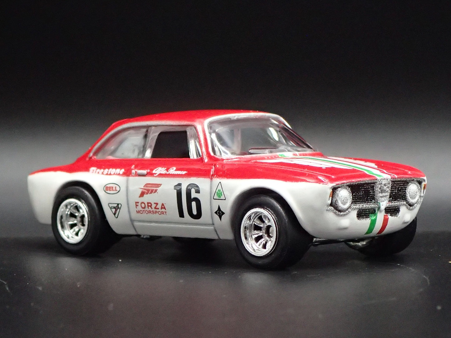 1965-1969 ALFA ROMEO GIULIA SPRINT GTA RARE 1:64 SCALE DIORAMA DIECAST MODEL CAR