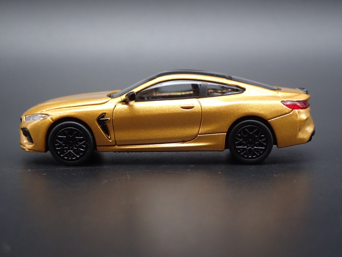 2019-2025 BMW M8 COUPE RARE 1:64 SCALE COLLECTIBLE DIORAMA DIECAST MODEL CAR