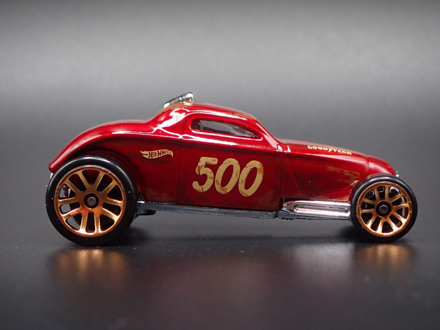 1932 32 FORD ROADSTER COUPE BARN FIND RED 1:64 SCALE DIORAMA DIECAST MODEL CAR