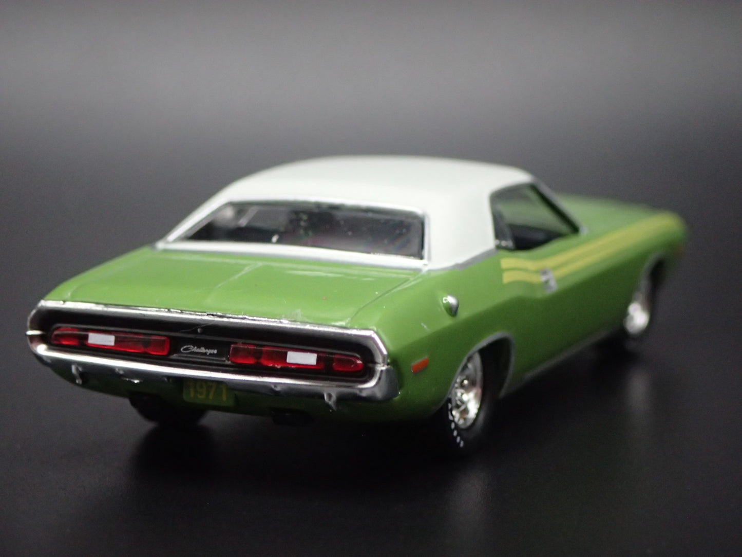 1971 71 DODGE CHALLENGER GREEN 1/64 SCALE COLLECTIBLE DIORAMA DIECAST MODEL CAR