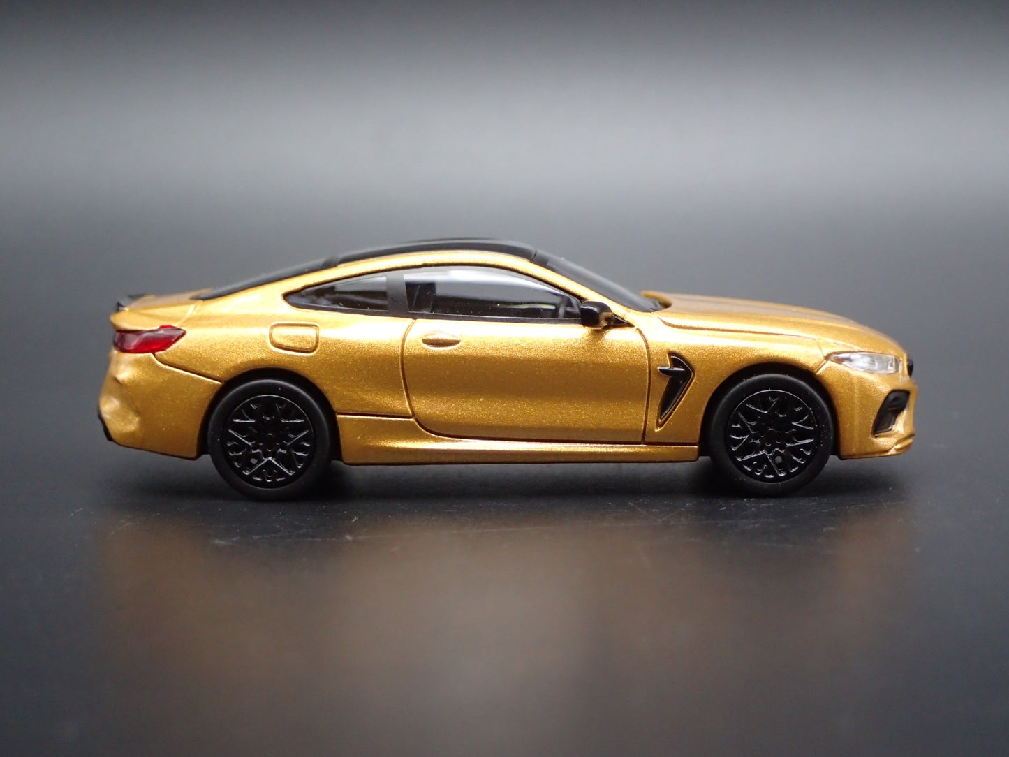 2019-2025 BMW M8 COUPE RARE 1:64 SCALE COLLECTIBLE DIORAMA DIECAST MODEL CAR
