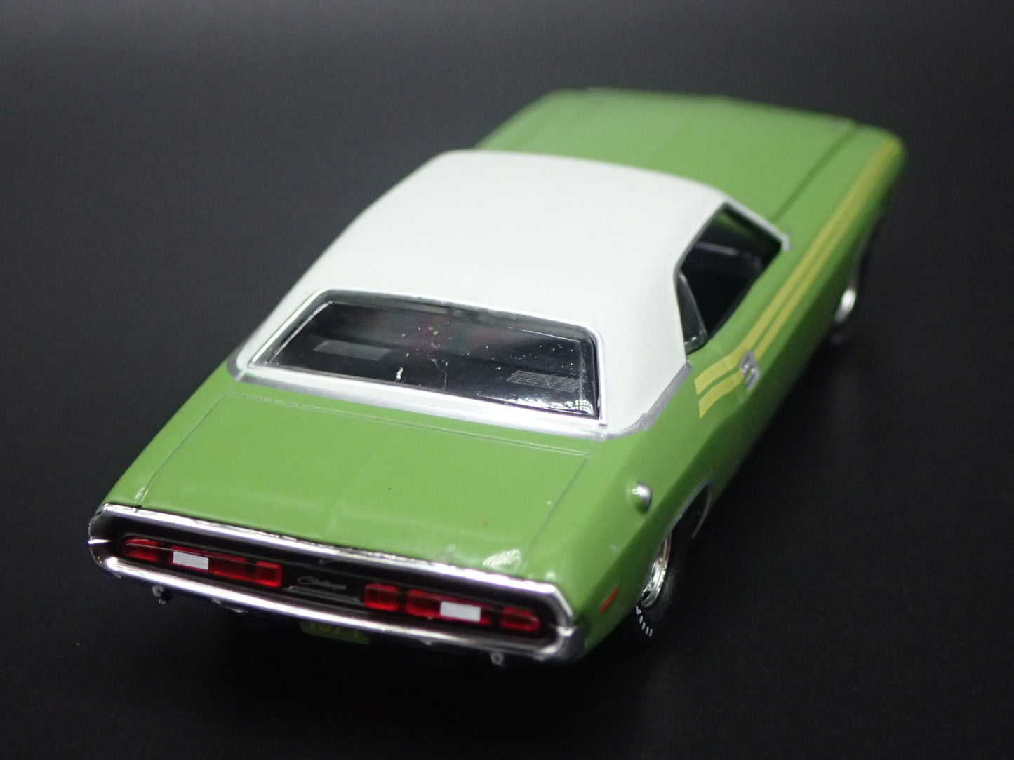 1971 71 DODGE CHALLENGER GREEN 1/64 SCALE COLLECTIBLE DIORAMA DIECAST MODEL CAR