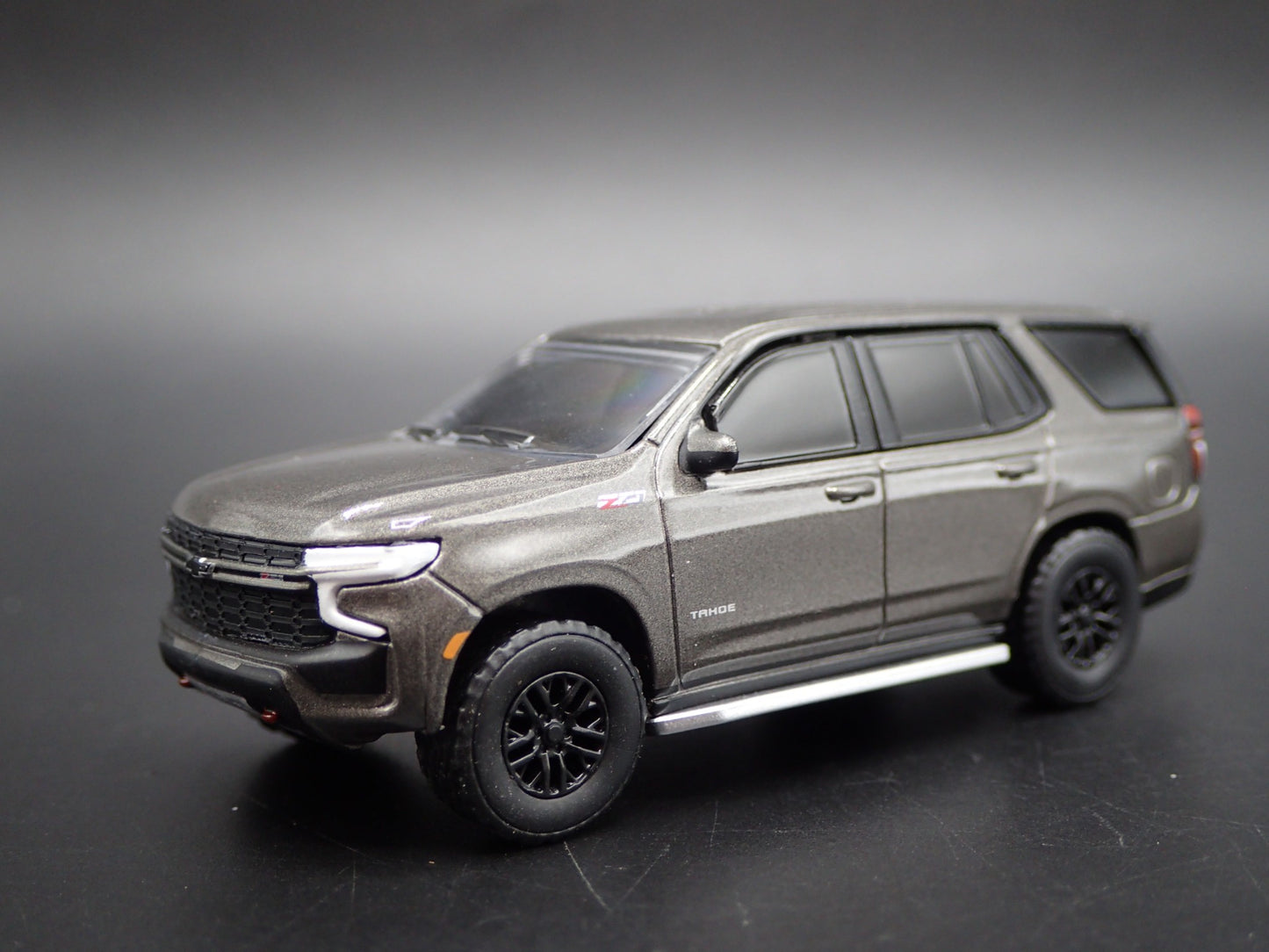 2021-2025 CHEVY CHEVROLET TAHOE Z71 GRAY 1:64 SCALE DIORAMA DIECAST MODEL CAR