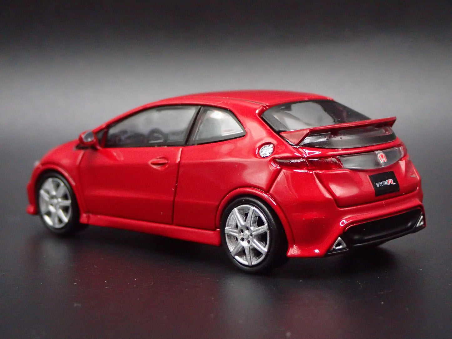 2007-2011 HONDA CIVIC TYPE R FN2 EURO 1:64 SCALE DIORAMA DIECAST MODEL CAR