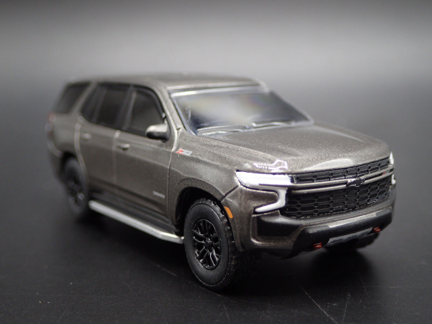 2021-2025 CHEVY CHEVROLET TAHOE Z71 GRAY 1:64 SCALE DIORAMA DIECAST MODEL CAR