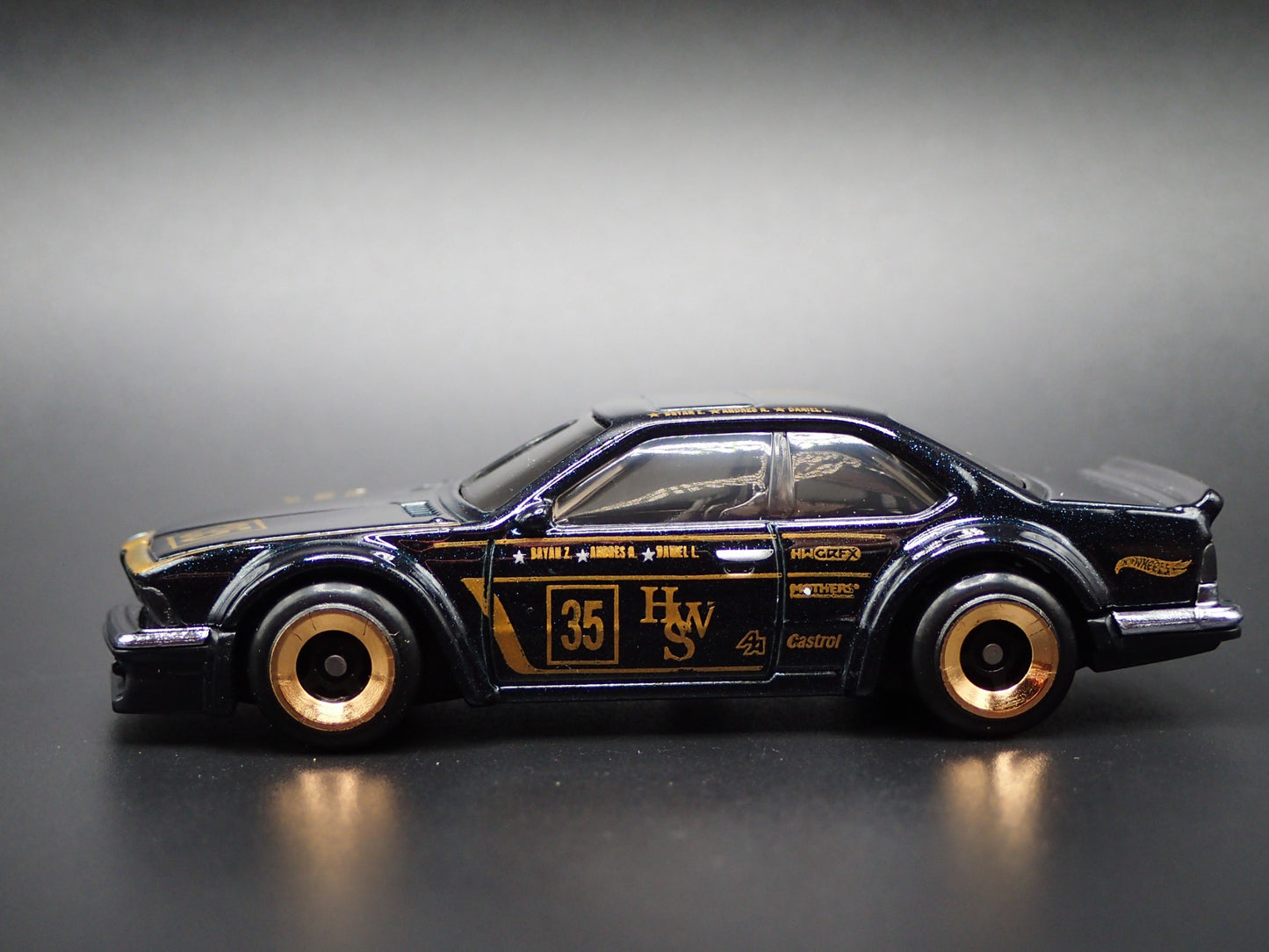 1985-1989 BMW 635 CSI BLACK 1:64 SCALE COLLECTIBLE DIORAMA DIECAST MODEL CAR