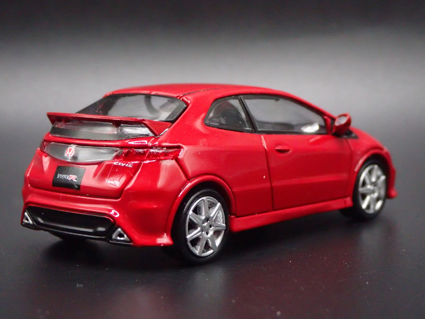 2007-2011 HONDA CIVIC TYPE R FN2 EURO 1:64 SCALE DIORAMA DIECAST MODEL CAR