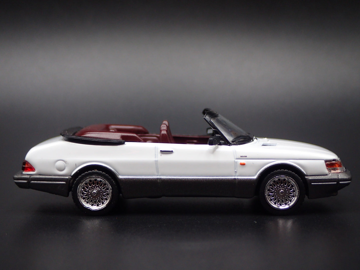 1978-1998 SAAB 900 TURBO CONVERTIBLE WHITE 1/64 SCALE DIORAMA DIECAST MODEL CAR