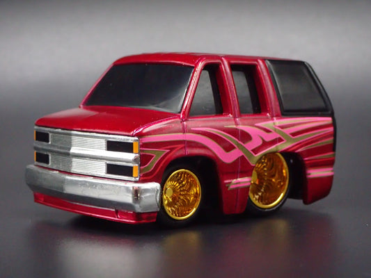 1992 92 CHEVY CHEVROLET SUBURBAN CAR TUNED 1:64 SCALE DIORAMA DIECAST MODEL CAR