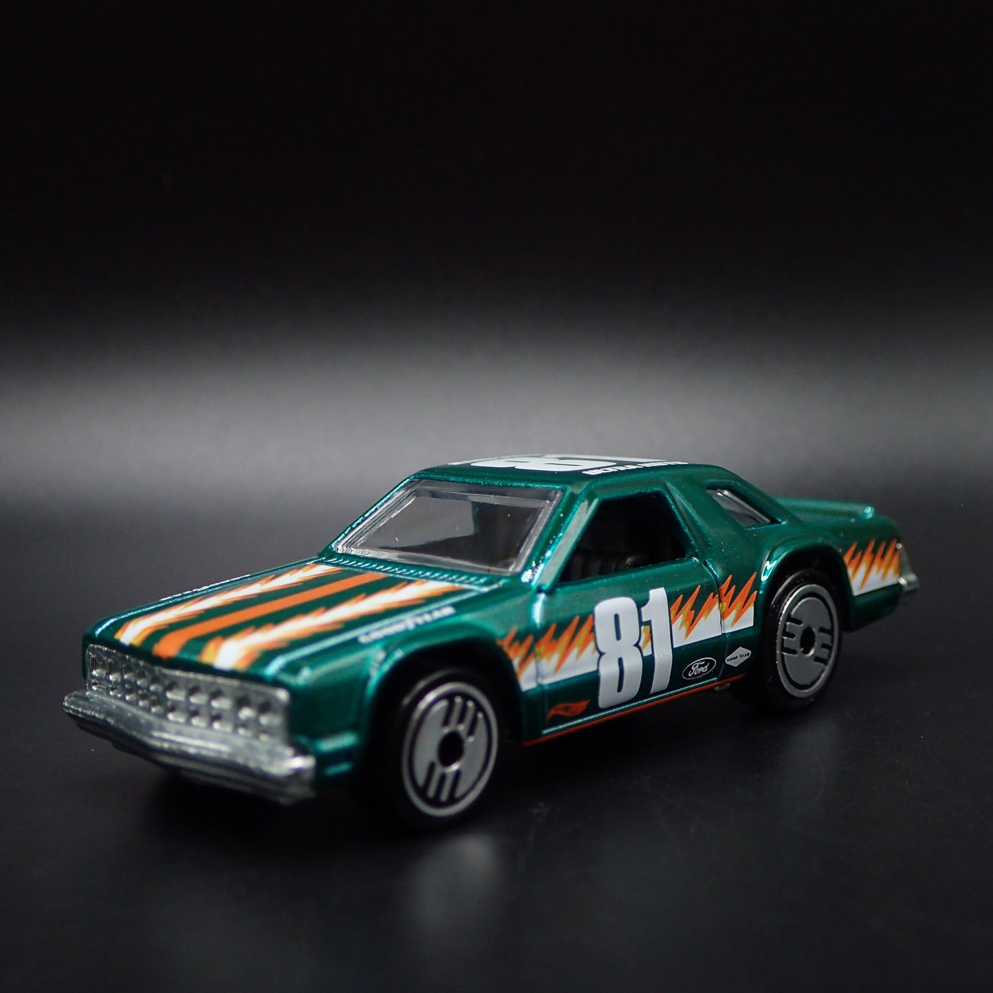 1981 81 FORD FAIRMONT GREEN 1:64 SCALE COLLECTIBLE DIORAMA DIECAST MODEL CAR