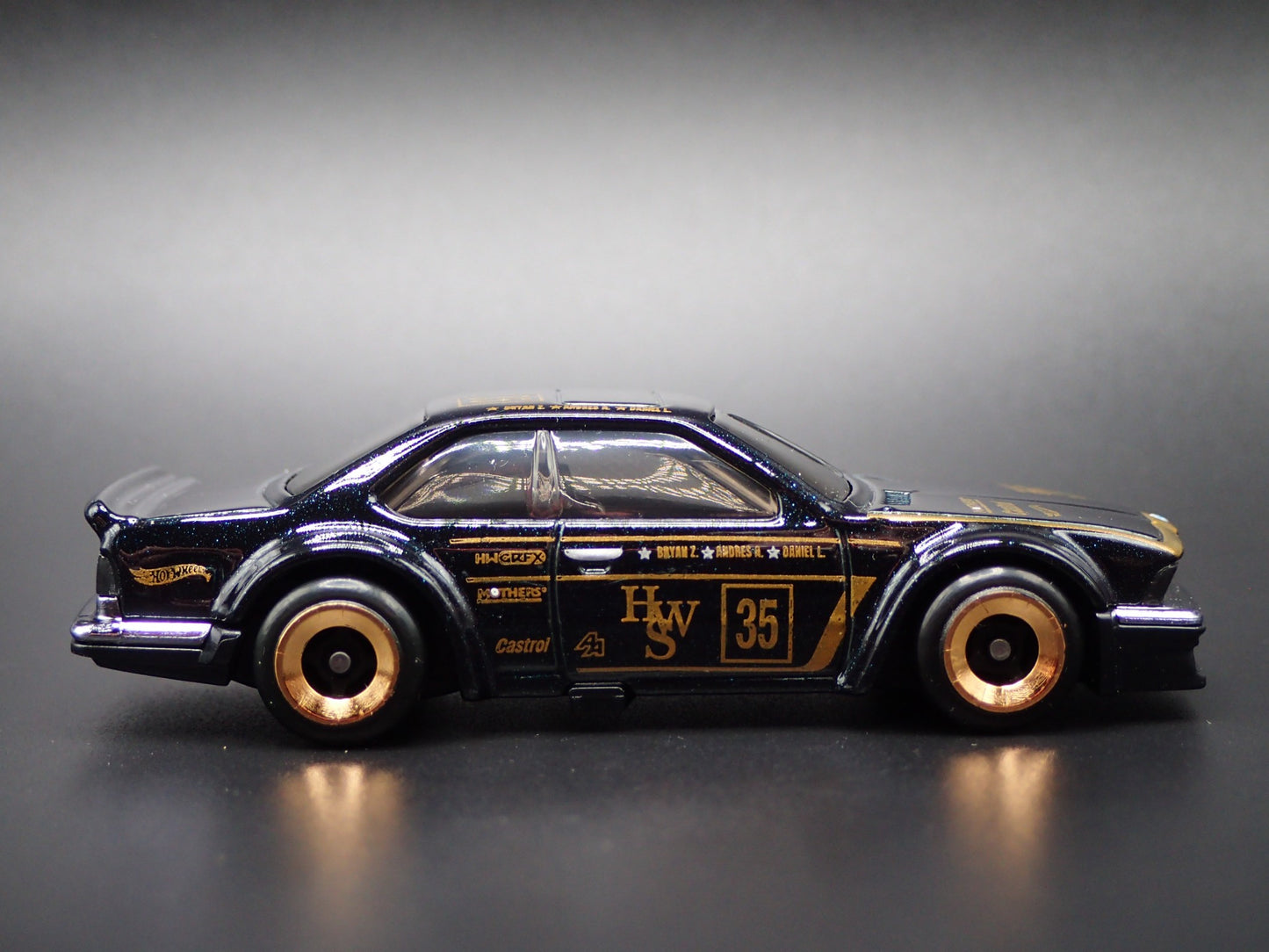 1985-1989 BMW 635 CSI BLACK 1:64 SCALE COLLECTIBLE DIORAMA DIECAST MODEL CAR