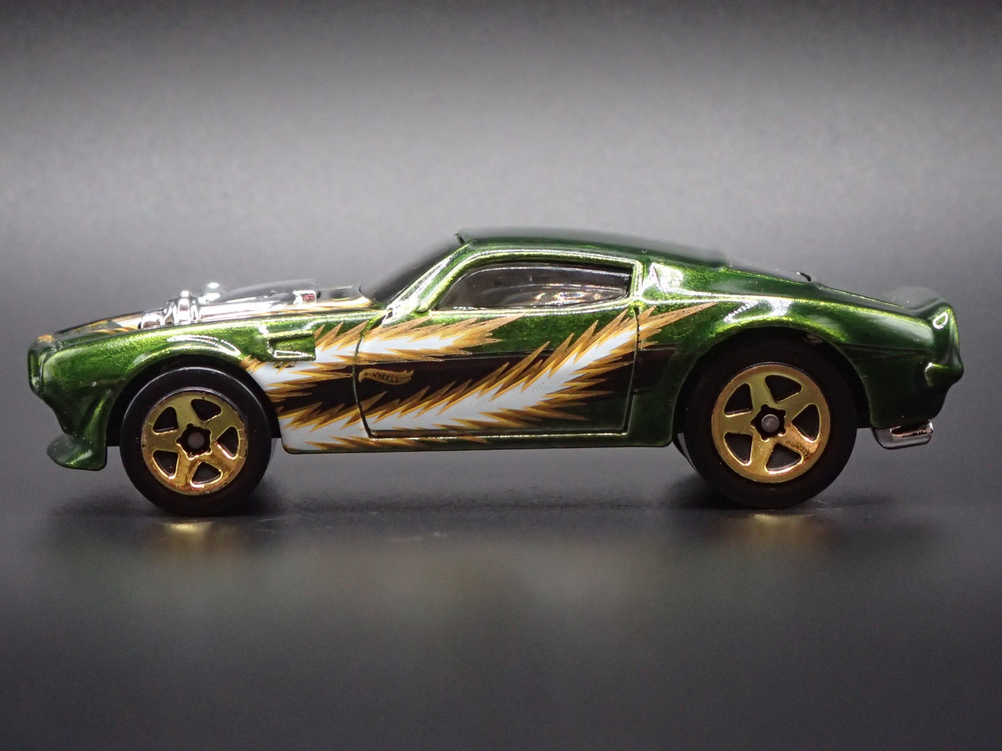 1970 70 PONTIAC FIREBIRD TRANS AM TA GREEN 1:64 SCALE DIORAMA DIECAST MODEL CAR