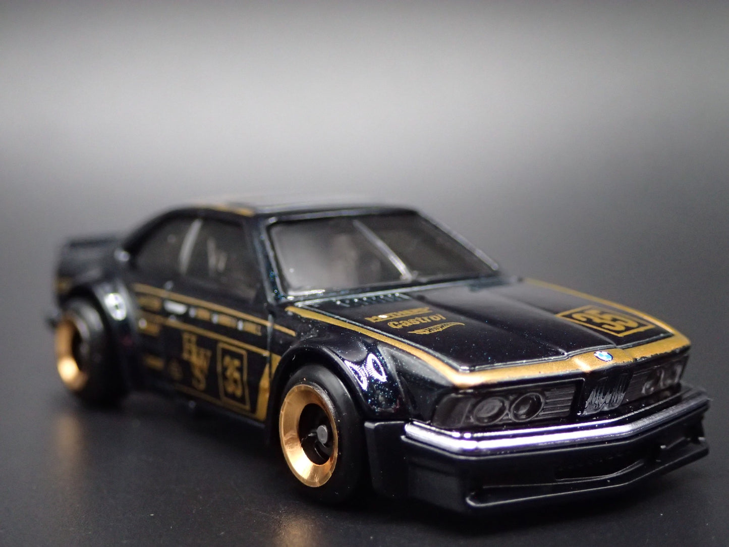 1985-1989 BMW 635 CSI BLACK 1:64 SCALE COLLECTIBLE DIORAMA DIECAST MODEL CAR