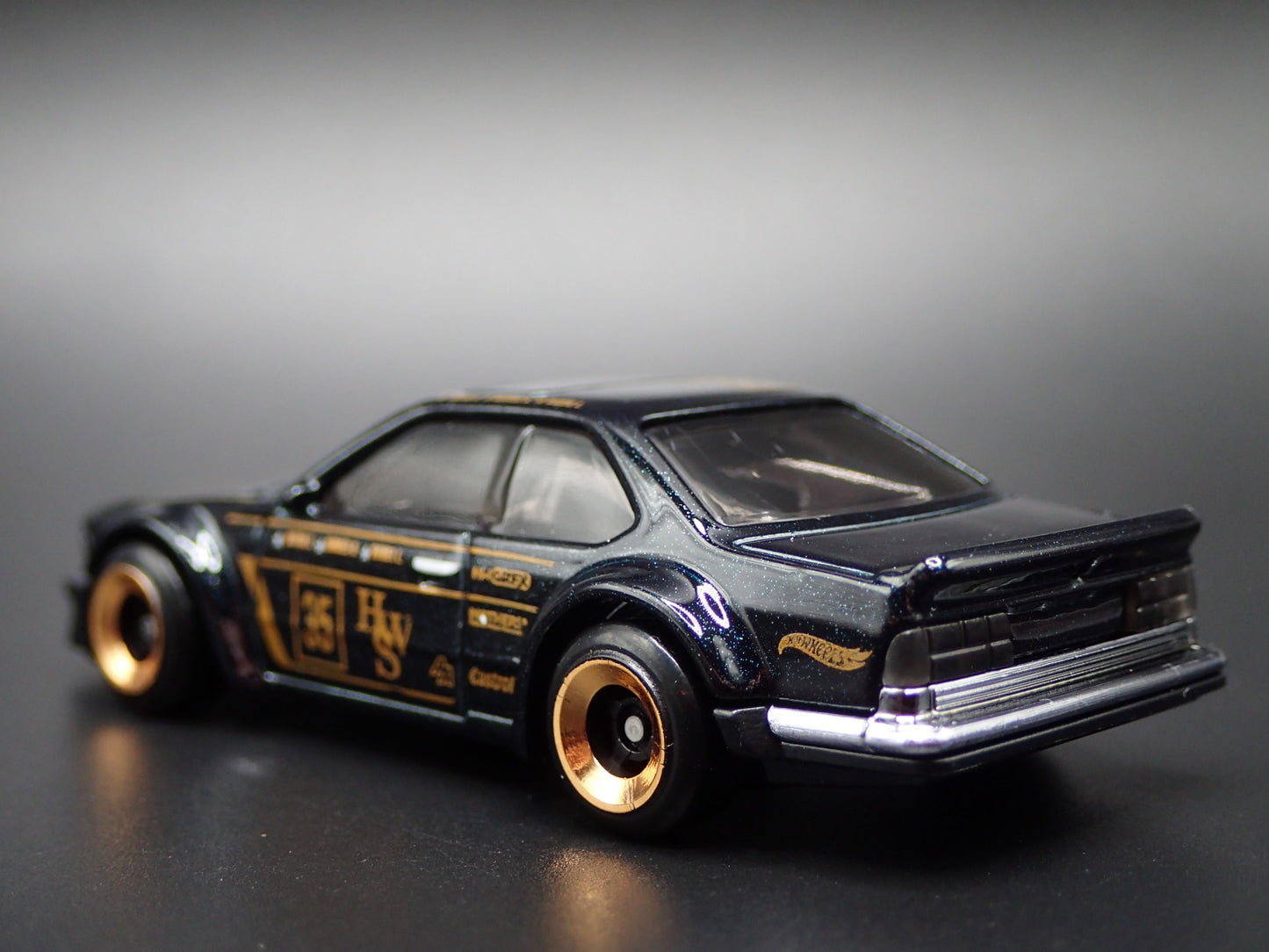 1985-1989 BMW 635 CSI BLACK 1:64 SCALE COLLECTIBLE DIORAMA DIECAST MODEL CAR