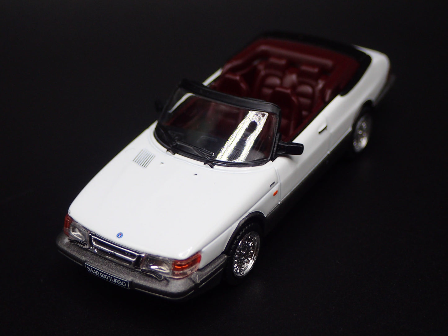 1978-1998 SAAB 900 TURBO CONVERTIBLE WHITE 1/64 SCALE DIORAMA DIECAST MODEL CAR