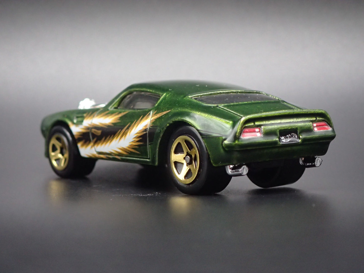 1970 70 PONTIAC FIREBIRD TRANS AM TA GREEN 1:64 SCALE DIORAMA DIECAST MODEL CAR