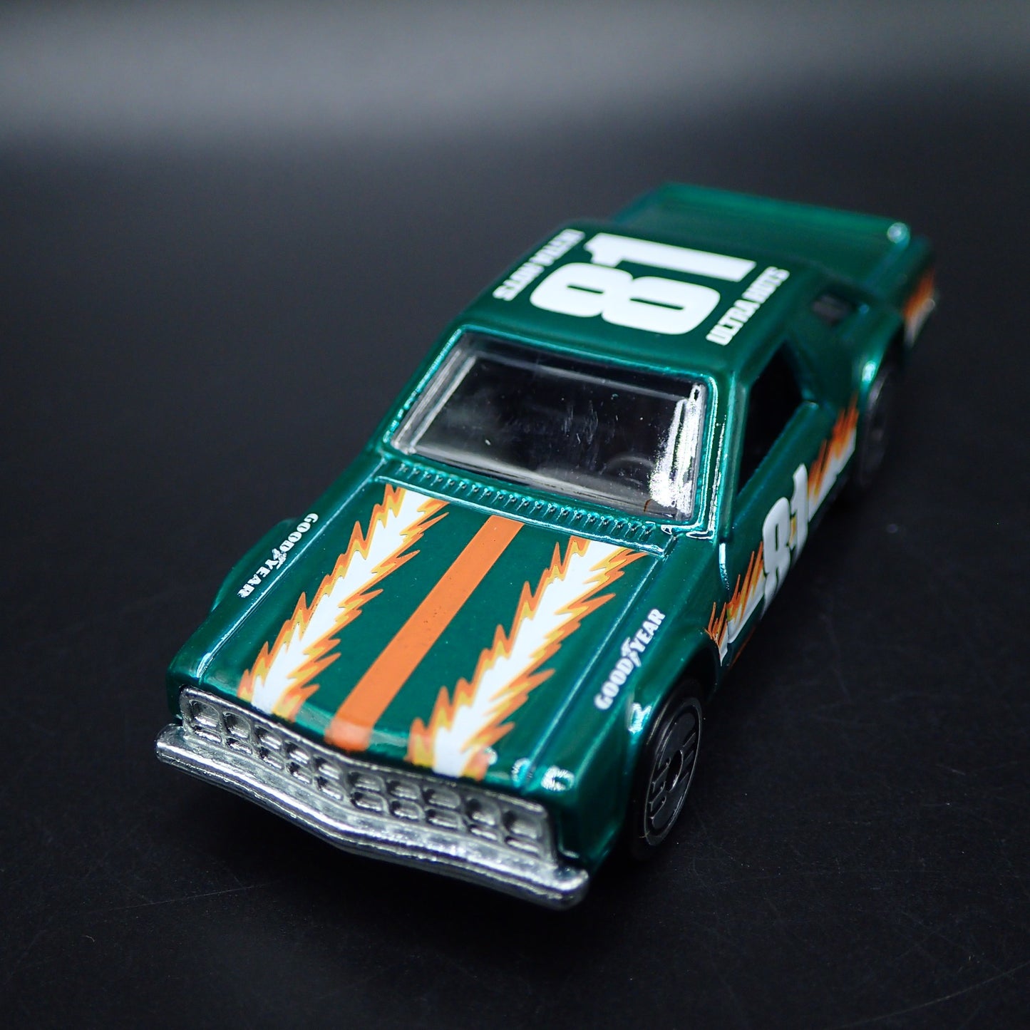 1981 81 FORD FAIRMONT GREEN 1:64 SCALE COLLECTIBLE DIORAMA DIECAST MODEL CAR