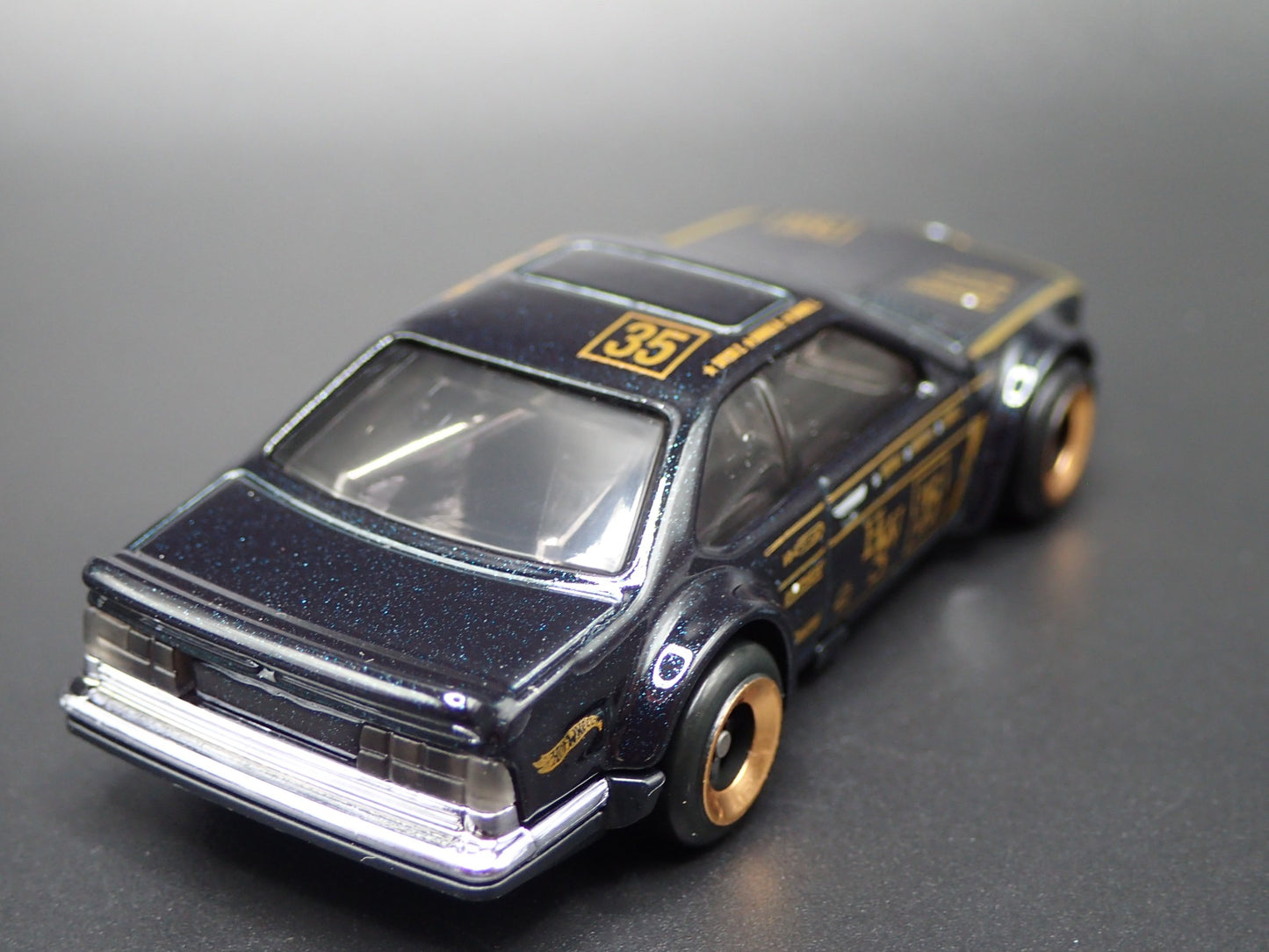 1985-1989 BMW 635 CSI BLACK 1:64 SCALE COLLECTIBLE DIORAMA DIECAST MODEL CAR