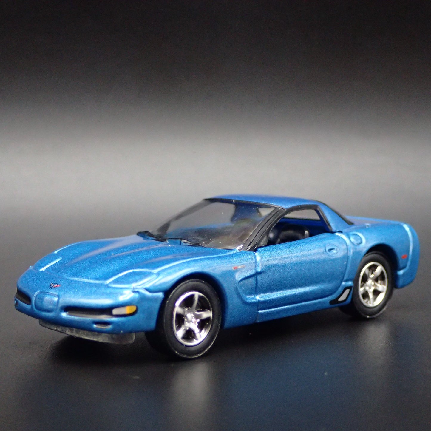 1997-2004 CHEVY CHEVROLET CORVETTE Z06 C5 1:64 SCALE DIORAMA DIECAST MODEL CAR