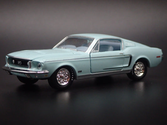 1968 68 FORD MUSTANG GT 390 FASTBACK BLUE 1:64 SCALE DIORAMA DIECAST MODEL CAR
