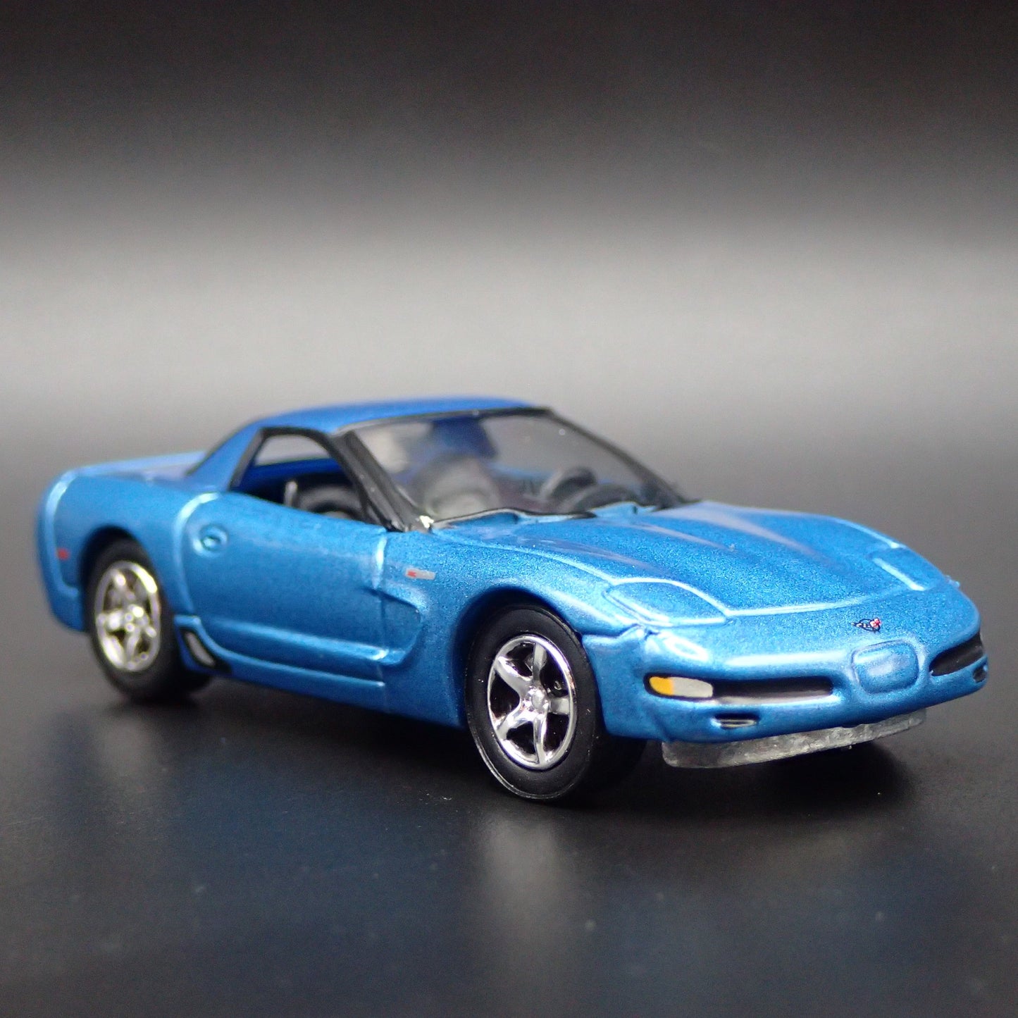 1997-2004 CHEVY CHEVROLET CORVETTE Z06 C5 1:64 SCALE DIORAMA DIECAST MODEL CAR