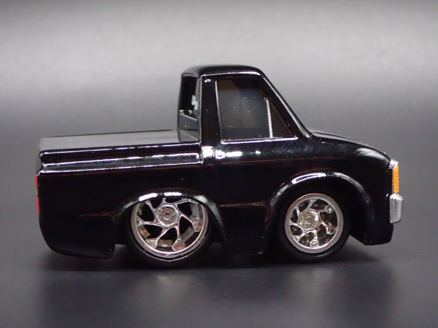 1981 81 TOYOTA HI LUX PICKUP TRUCK CAR TUNED BLACK 1/64 SCALE DIECAST MODEL CAR